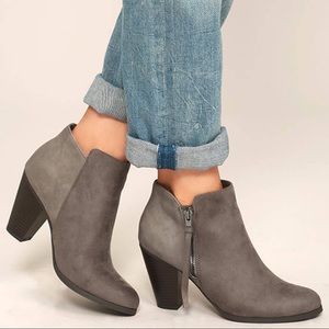 NWOT Chic Gray booties LULUs 8.5
